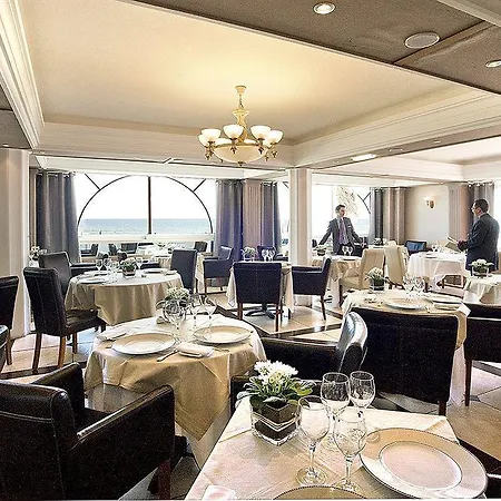 Hotel Grand Les Flamants Roses Thalasso&spa 4*
