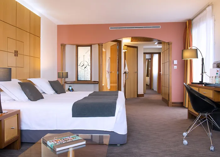 Grand Les Flamants Roses Thalasso&spa Hotel 4*
