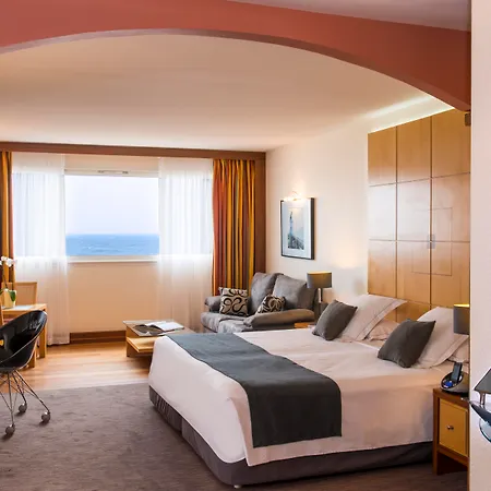 Grand Les Flamants Roses Thalasso & 4*