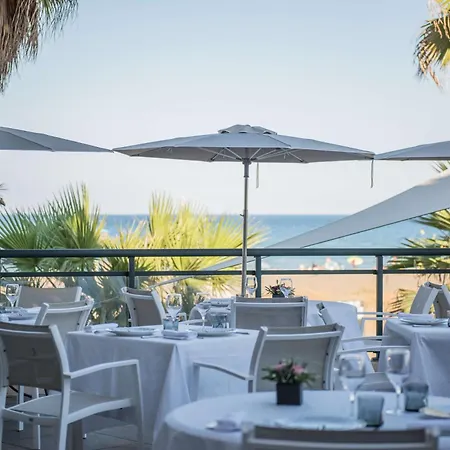 호텔 Grand Les Flamants Roses Thalasso & 4*