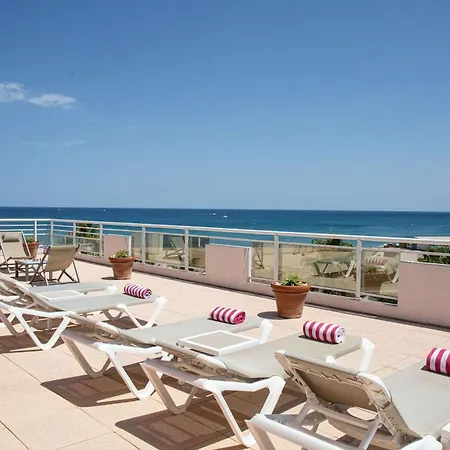 호텔 Grand Les Flamants Roses Thalasso & 4*