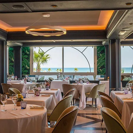 Grand Les Flamants Roses Thalasso &