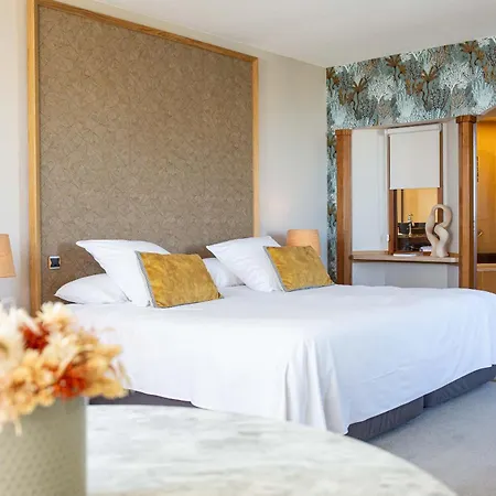 Grand Les Flamants Roses Thalasso & 4*