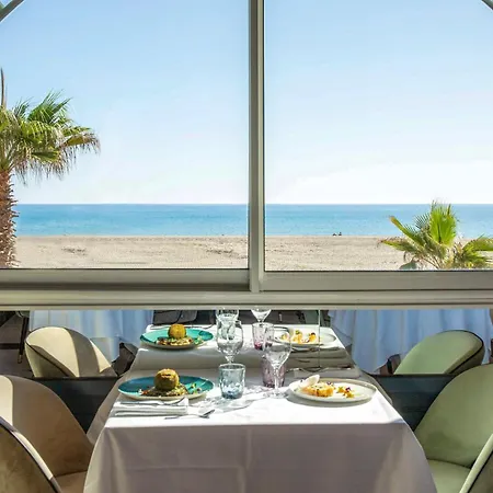 Grand Les Flamants Roses Thalasso & Otel 4*
