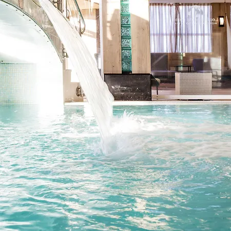 Grand Les Flamants Roses Thalasso & Otel 4*