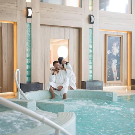 Grand Les Flamants Roses Thalasso & ホテル 4*