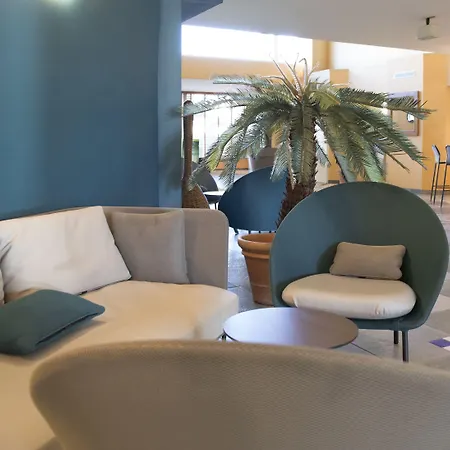 Grand Les Flamants Roses Thalasso & 4*