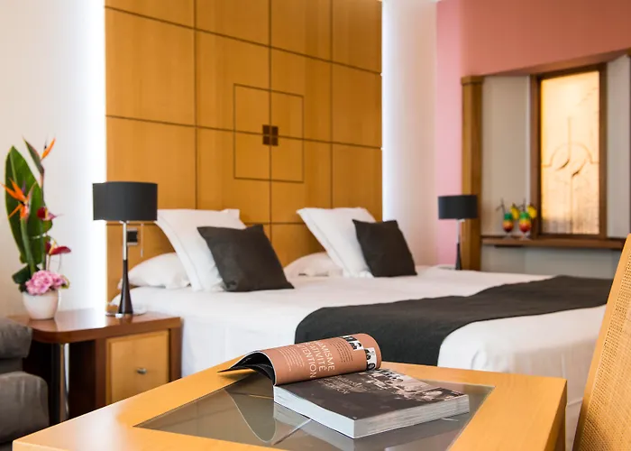 Hotel Grand Les Flamants Roses Thalasso &