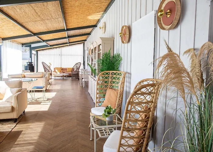 Grand Les Flamants Roses Thalasso & 4*
