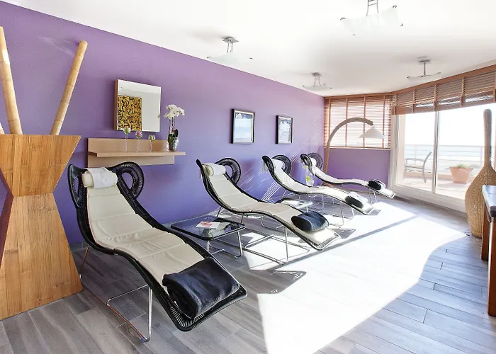 Hotel Grand Les Flamants Roses Thalasso &